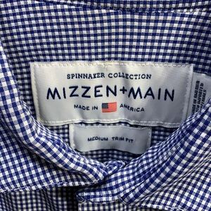 Mizzen&Main. medium trim fit. spinnaker collection. navy blue. Never been worn.